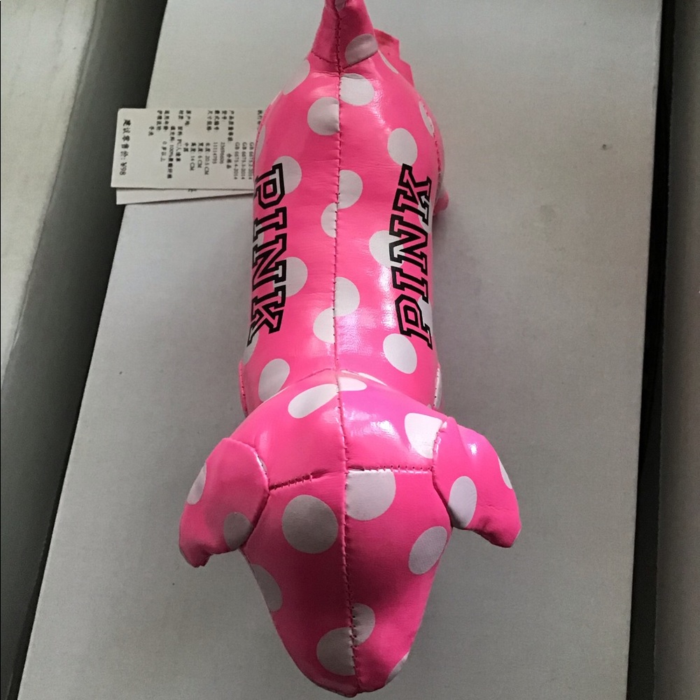 PINK CNINA POLKA DOT DOG NWT. VICTORIA SECRET.